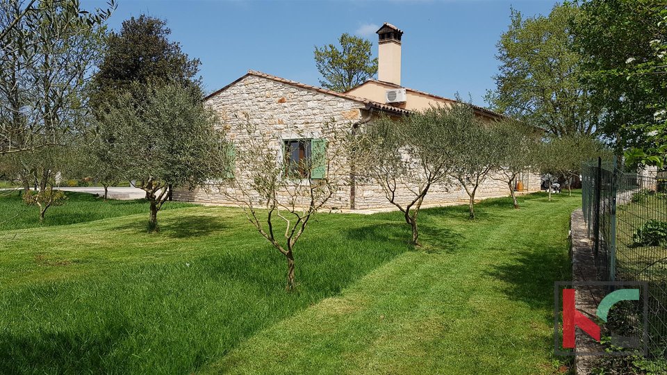 Bale una villa attraente con quattro stelle in stile rurale istriano circondato da una grande proprietà recintata di 30.550 m2.