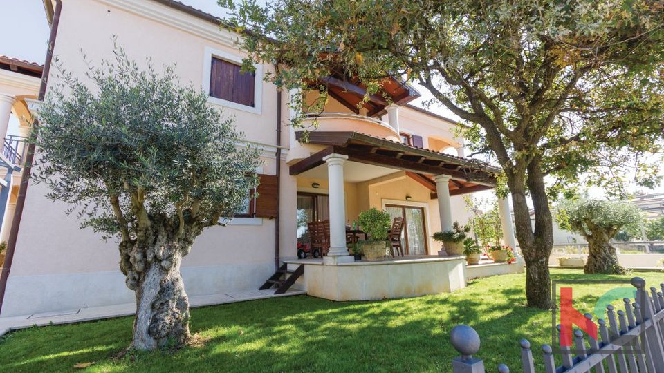 Istria, beautiful villa with swimming pool in Banjole-Volme on 884m2 garden