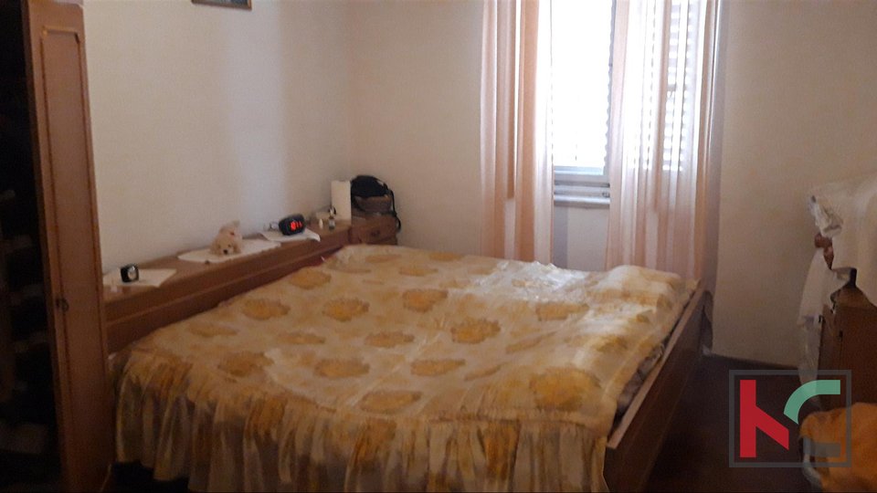 Pula, appartamento con due camere da letto nel centro della città