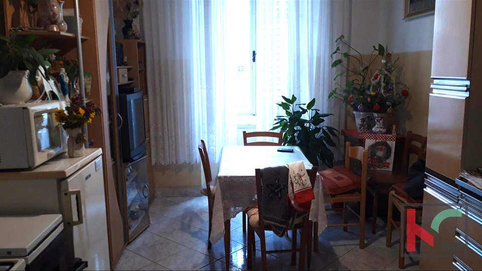 Pula, two bedroom apartment in the town center