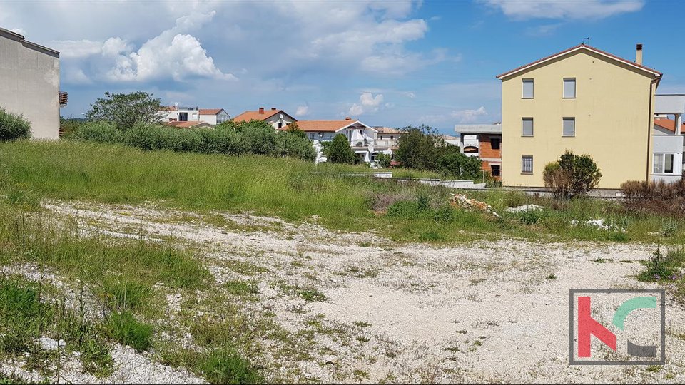Medulin - Ližnjan, 1246m2 plot for the construction of apartments with sea view