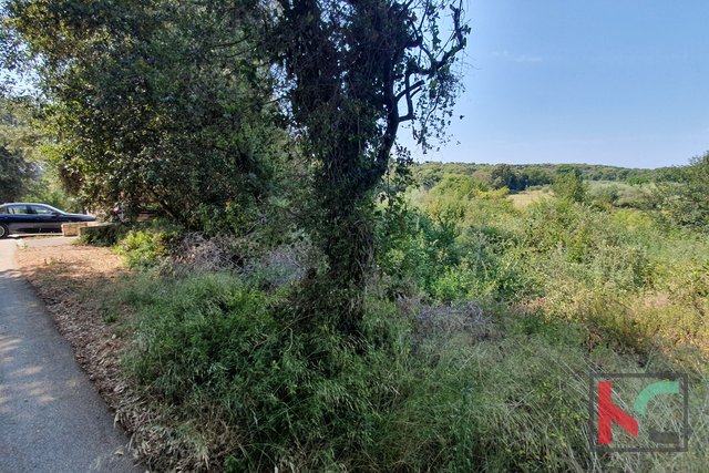 Istria - Medulin - Banjole, building plot 1646m2 with infrastructure, 150m from the sea