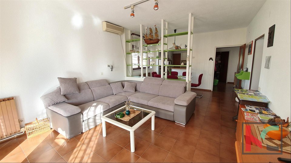 Pula, Center area apartment 159,39m2 with garage and garden