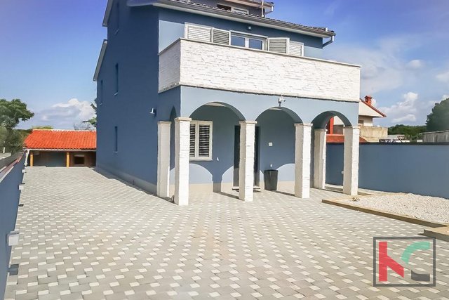 Pula, Veli Vrh, detached house 255m2 modernly decorated