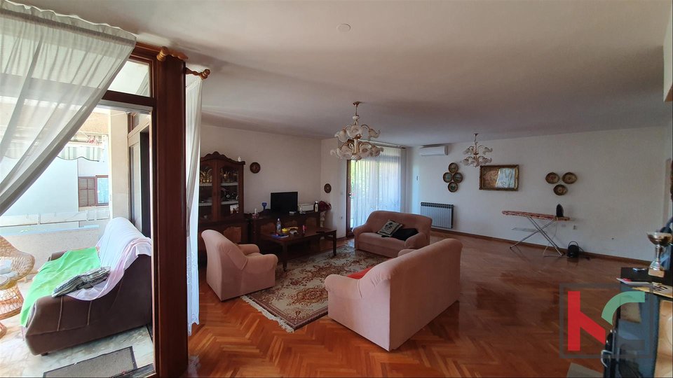 Pula, Lungo Mare, house 524m2 - 100m from the sea