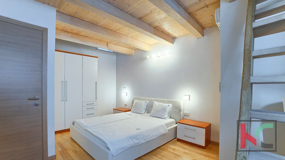 Istra, Premantura - Volme, apartman 151,2m2 sa bazenom