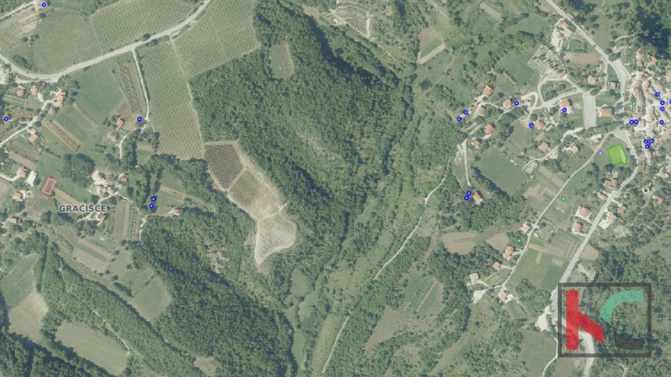 Terreno edificabile 511m2 in una posizione tranquilla dell'Istria (Gračišće)