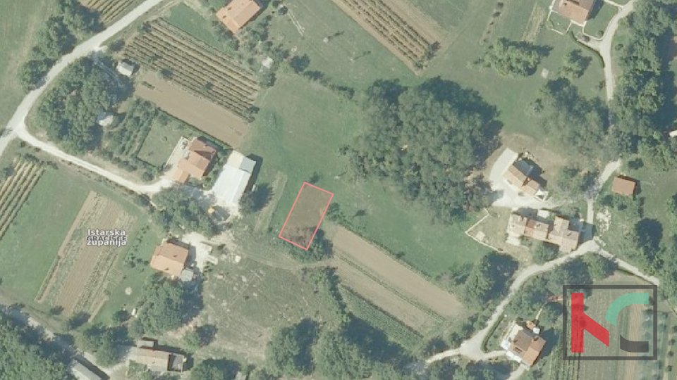 Terreno edificabile 511m2 in una posizione tranquilla dell'Istria (Gračišće)