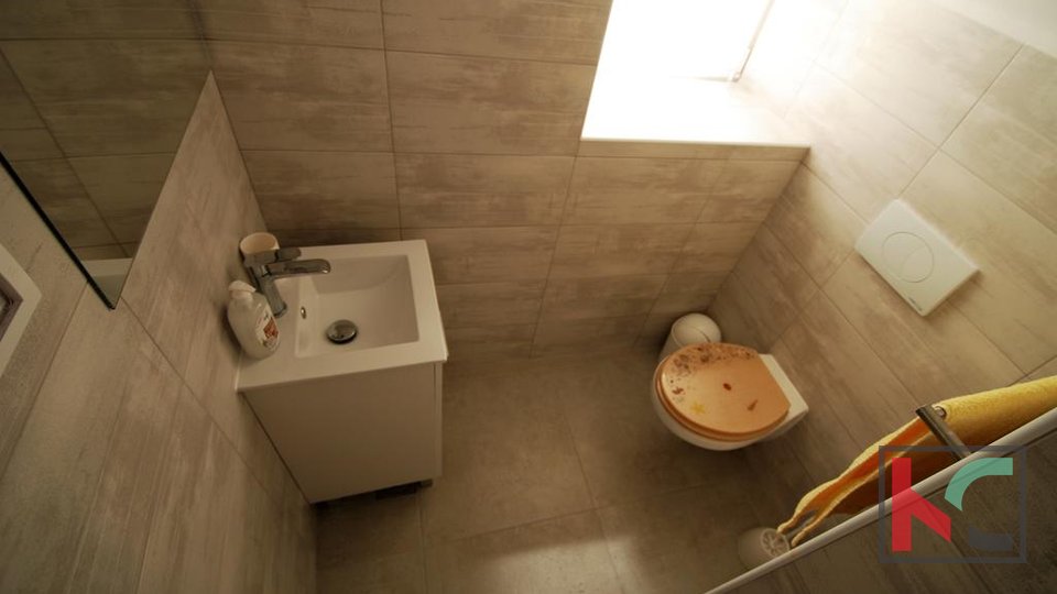 Rovinj, Rovinjsko selo renoviertes Steinhaus 200 m2 mit Scheune 50 m2 und Garten 300 m2