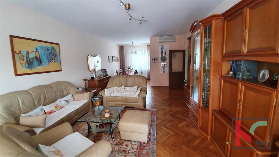 Pula, family house in a quiet location of Veli vrh