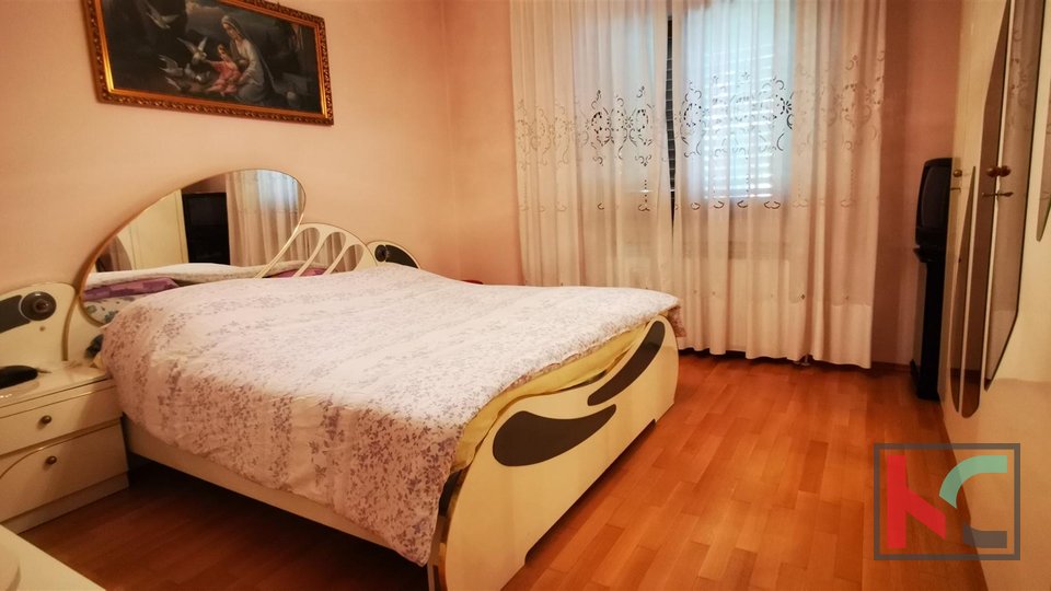 Pula, Šijana, attraente appartamento con quattro camere da letto 167,97 m2