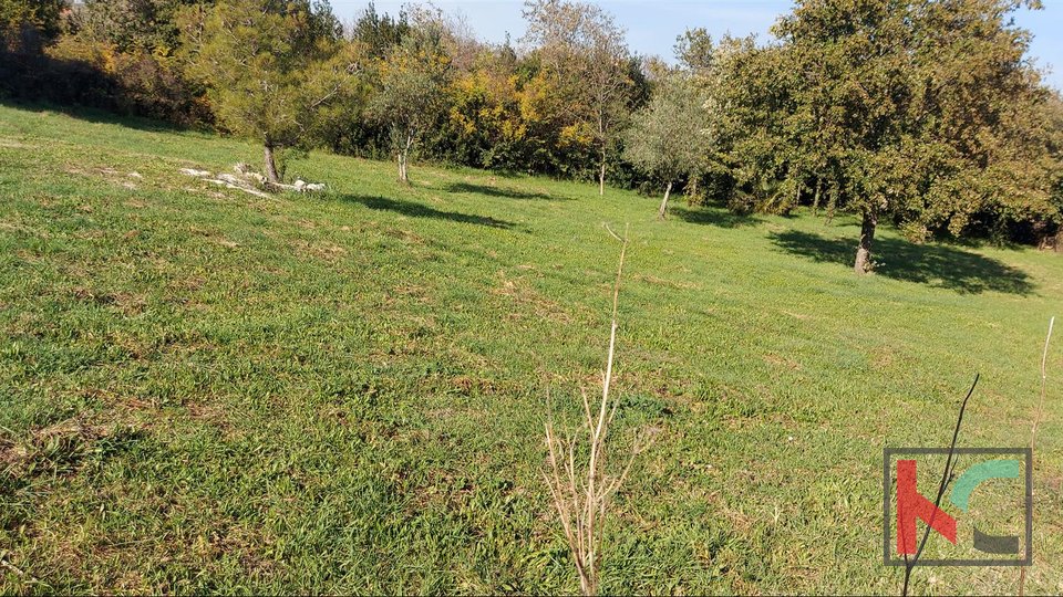 Istria, Medulin, Pomer building and agricultural land 2378m2 by the sea