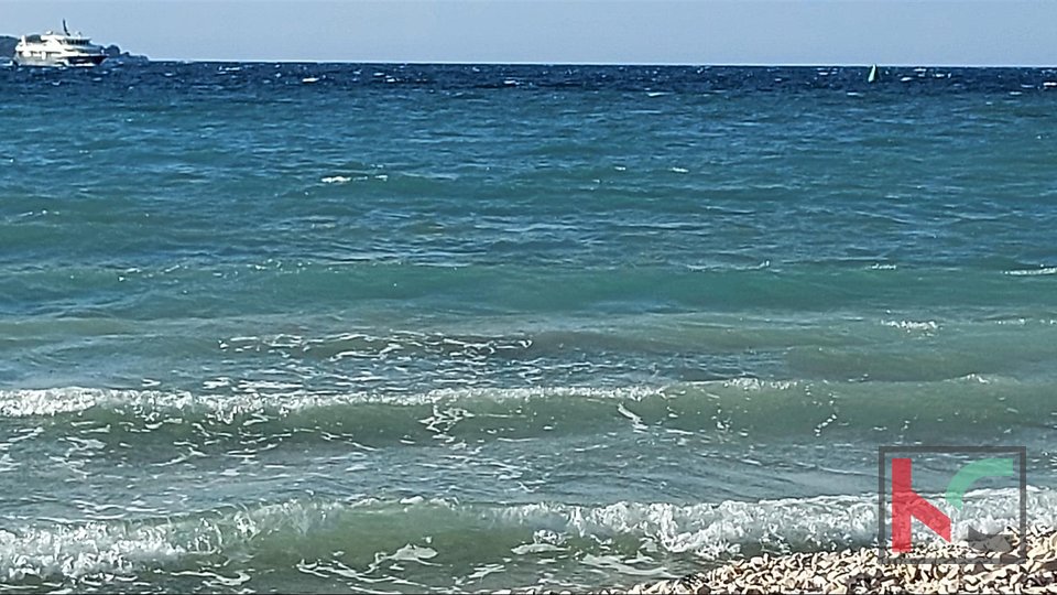 Istrien, Fazana Bauland 853m2 am Meer mit bezahlten Nebenkosten für sechs Wohnungen