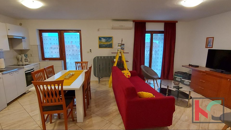 Istra, Pula, Štinjan dva stana ukupne kvadrature 119 m2