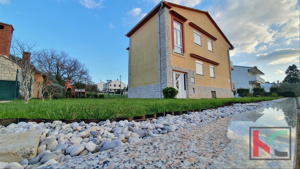 Istra - Medulin, kuća 360m2 na mirnoj lokaciji II pogled more