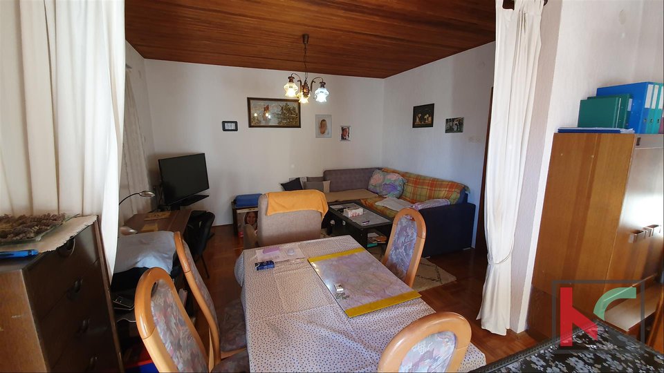 Istria - Medulin, house 360m2 in a quiet location II sea view