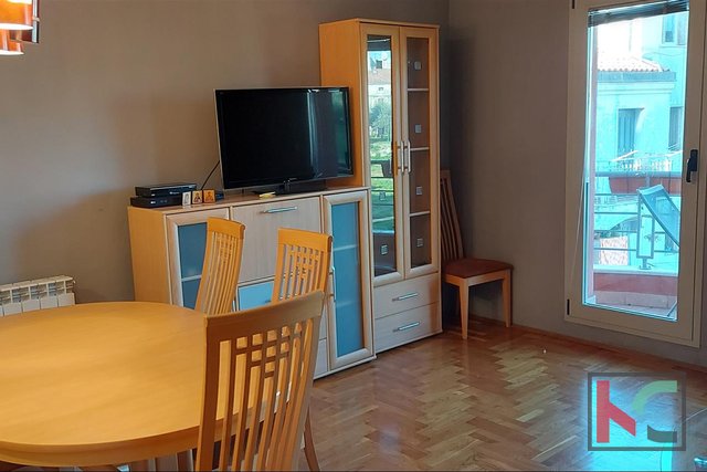 Pula, Center spacious apartment 72.41 on the second floor in newer construction