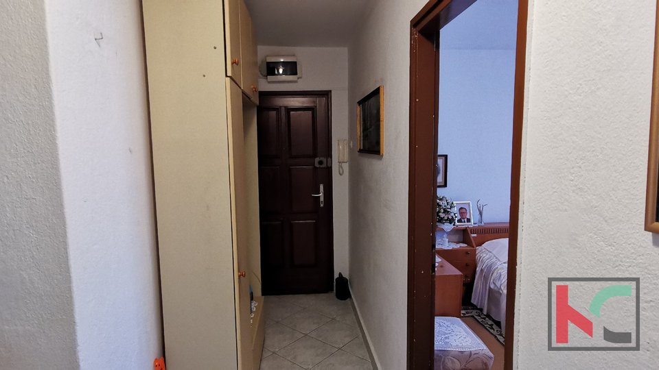 Pula, Veruda, appartamento di 55,49 m2 con due camere da letto in ottima posizione / garage