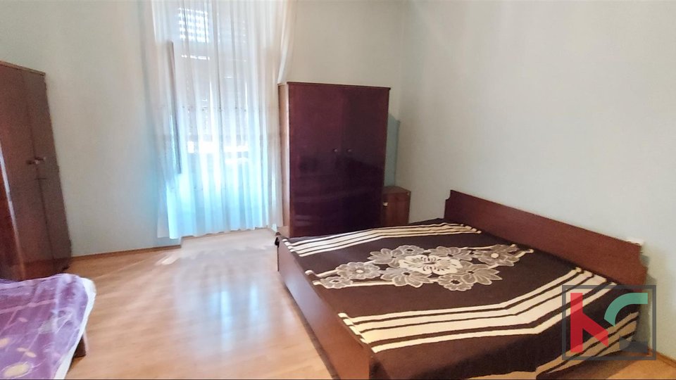 Pula, Center apartment on the second floor 73m2