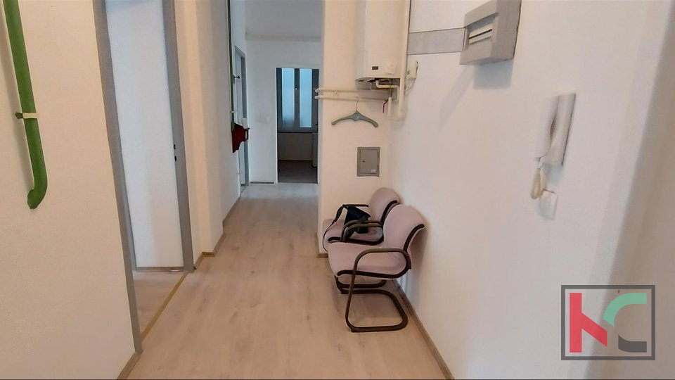 Pula, Center, pedestrian zone apartment on the first floor 103m2