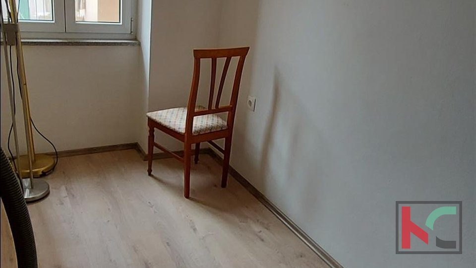 Pula, Center, pedestrian zone apartment on the first floor 103m2