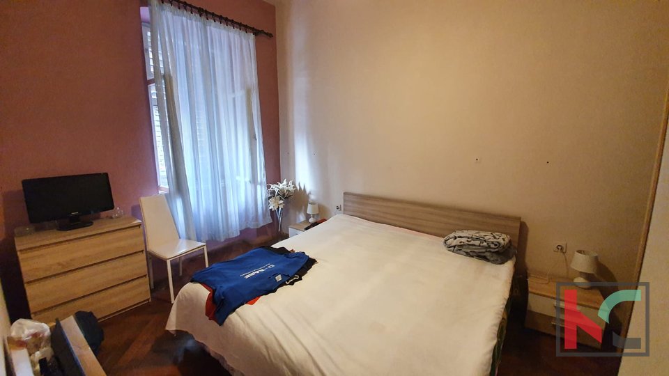 Pola, centro, appartamento con tre camere da letto 76,60 m2