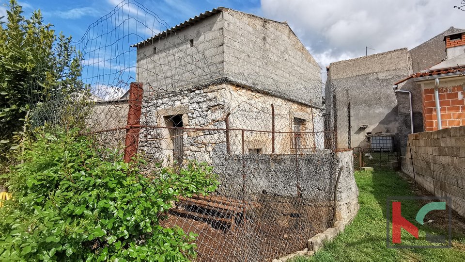 Istria, Marcana, land 394m2 with two buildings
