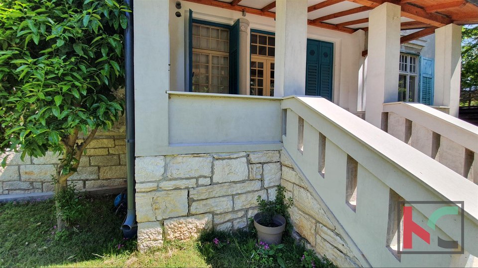 Veruda, Pula, apartment in a charming Austro-Hungarian villa with 188m2 garden