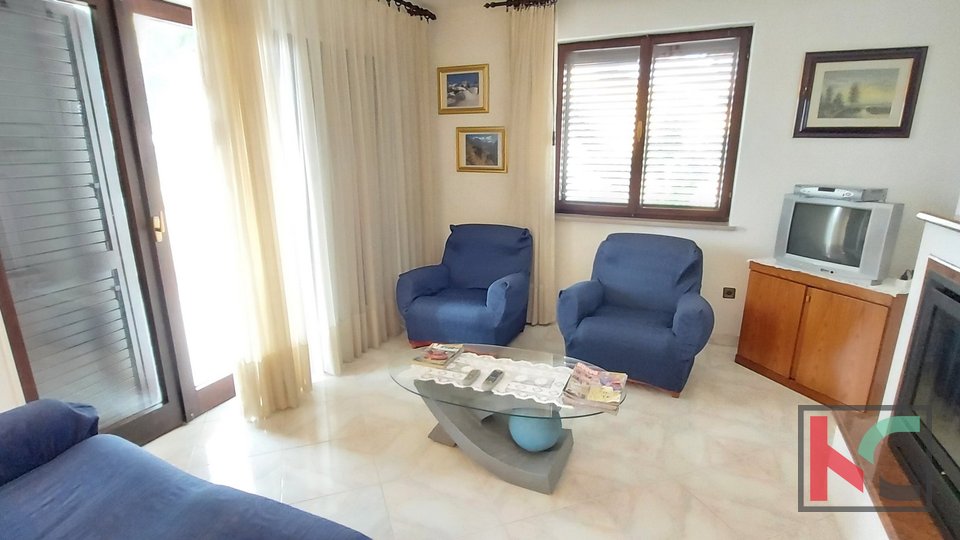 Istria, spacious apartment in a quiet location on the ground floor with a large garden of 500 m2