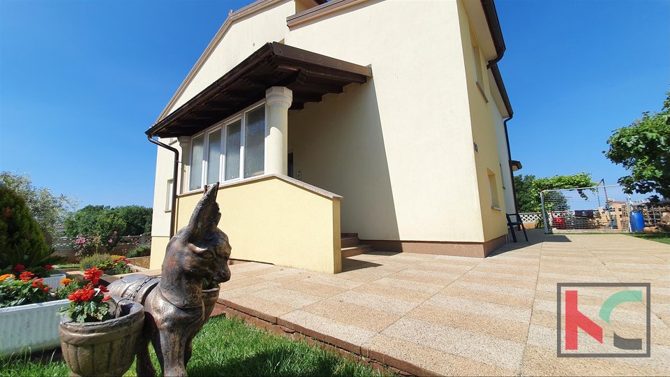House, 275 m2, For Sale, Marčana