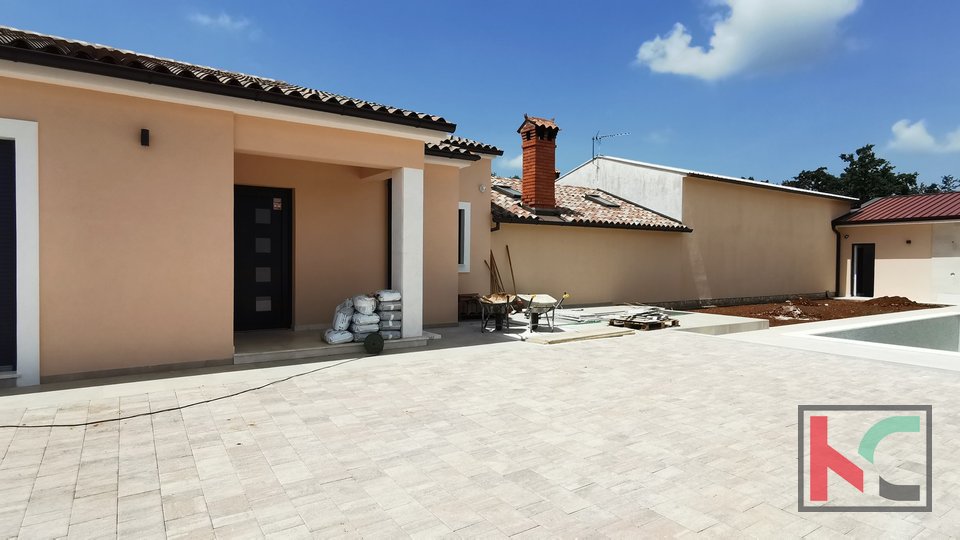 Istria, Svetvincenat, casa vacanze moderna di nuova costruzione 133m2 con piscina