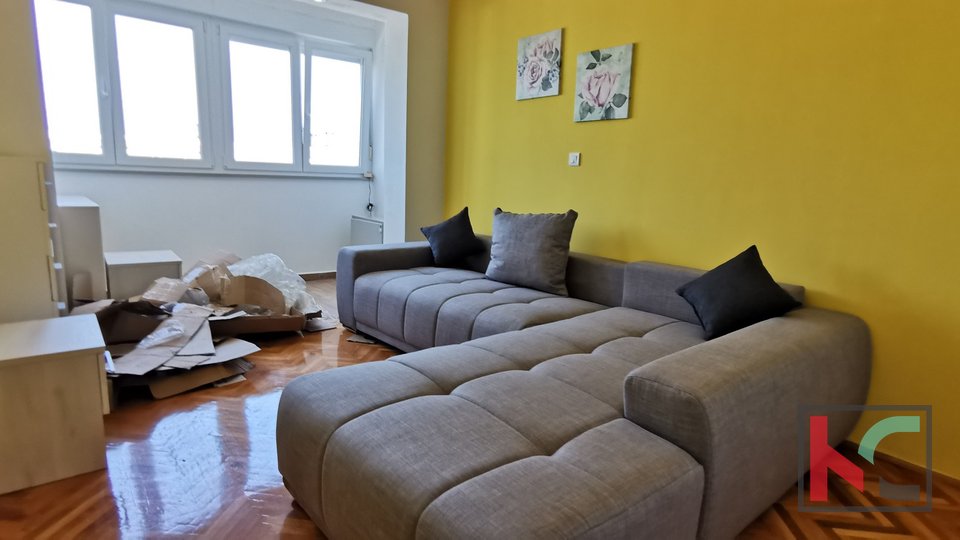 Pula, Veruda, Completely renovated two bedroom apartment 53.86 m2