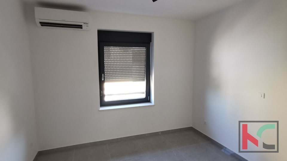 Istrien, Pula, Pjescana Uvala, Wohnung in einem Neubau 102,5 m2 mit Meerblick