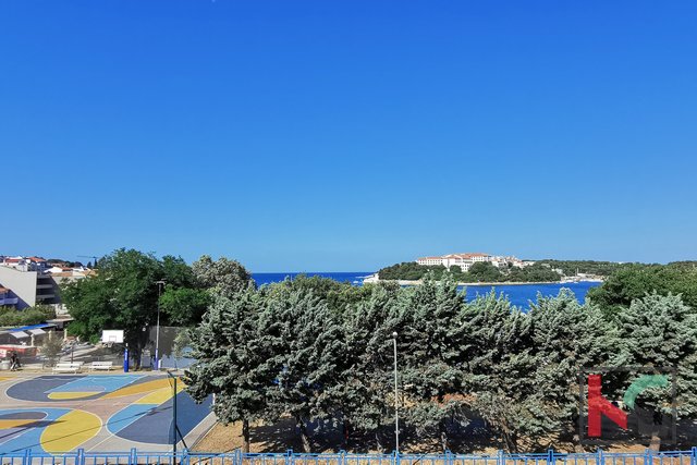 Istria, Pula, Pjescana Uvala, apartment in a new building 102.5 m2 with sea view