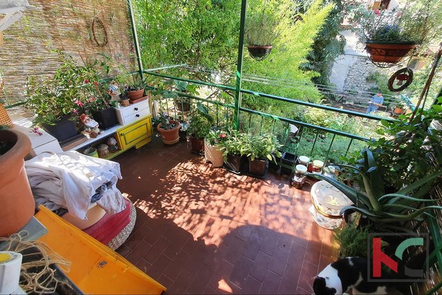 Pula, apartment in the center 74.61 m2 with garden