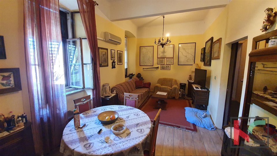 Pula, apartment in the center 74.61 m2 with garden