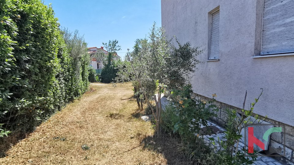 Istrien, Medulin, Einfamilienhaus 298,11 m2 mit gepflegtem Garten in Toplage mit Meerblick overlooking
