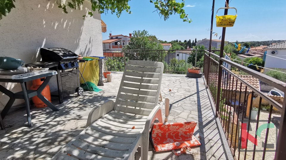 Istria, Medulin, casa familiare 298,11 m2 con giardino paesaggistico in una posizione privilegiata con vista sul mare