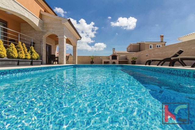 Istria, modern villa with pool 337m2, near Pula