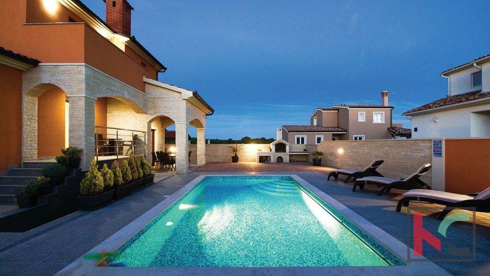 Istria, modern villa with pool 337m2, near Pula
