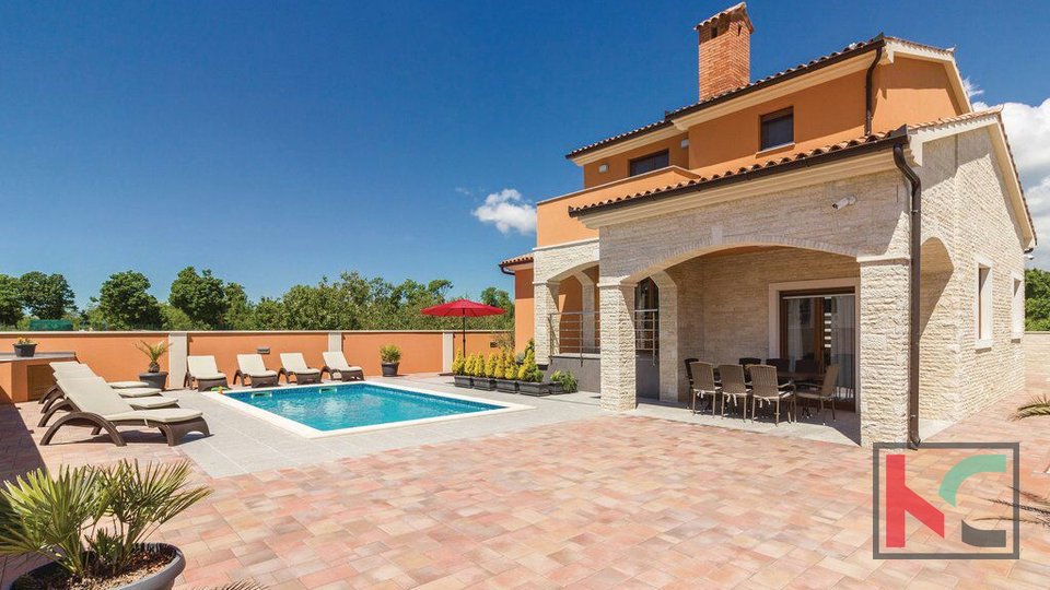 Istria, villa moderna con piscina 337m2, vicino a Pola
