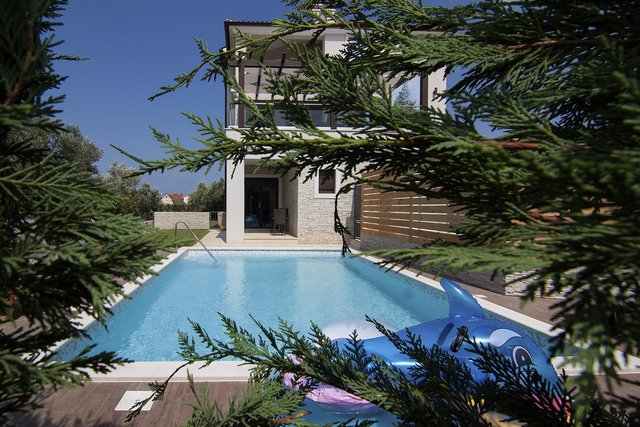 Fažana, luxury design house with a pool, panoramic view of the Brijuni