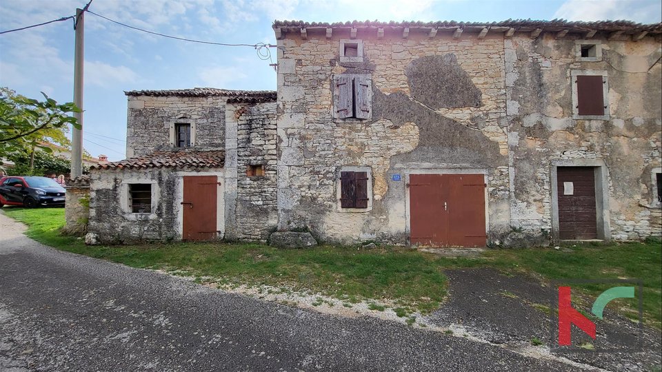 Istria - Barban, old Istrian stone house with garden
