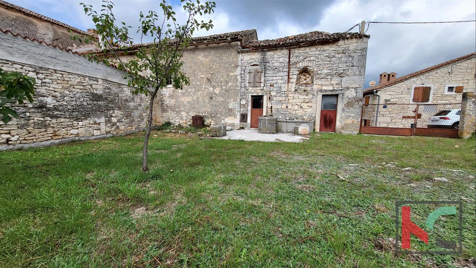 Istrien - Barban, altes istrisches Steinhaus mit Garten