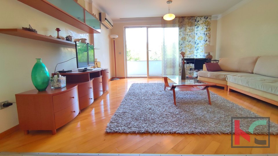 Pula, Veruda Porat, comfortable apartment 93.46 m2 with balcony