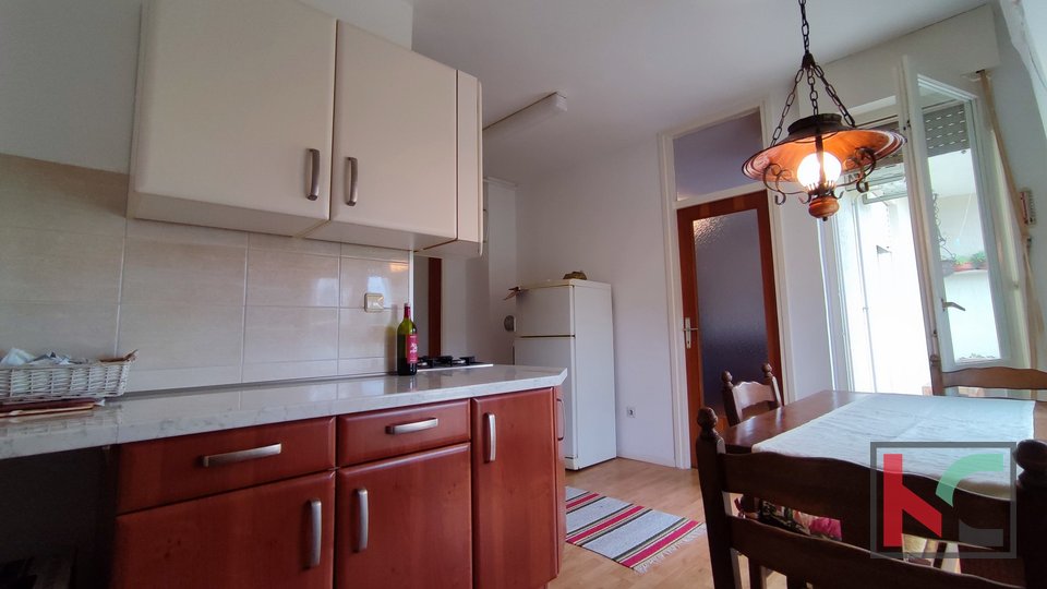 Pula, Vidikovac, two bedroom apartment with balcony on the 3rd floor, elevator