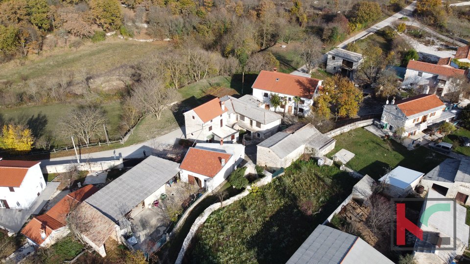 Žminj, Steinhaus 160m2 für den Wiederaufbau