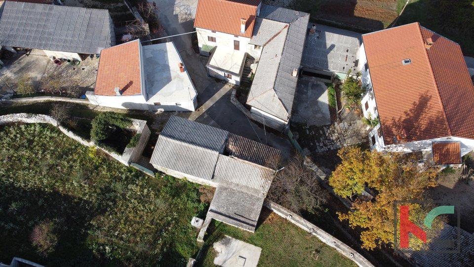 Žminj, Steinhaus 160m2 für den Wiederaufbau