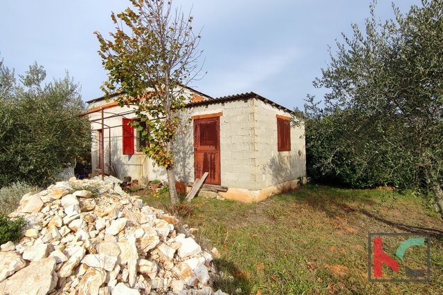Istrien, Pula, legalisiertes Ferienhaus mit einem Garten von 1001 m2