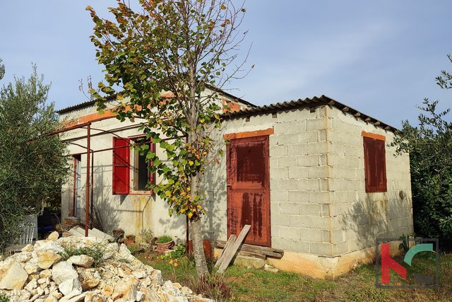 Istrien, Pula, legalisiertes Ferienhaus mit einem Garten von 1001 m2